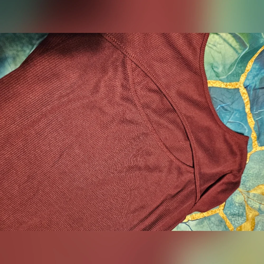 New Maroon Shein Top - Picture 3 of 3